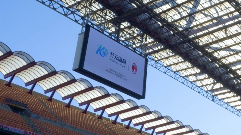 国米虚惊一场！热那亚前锋埃库班冲撞门将后进球.
