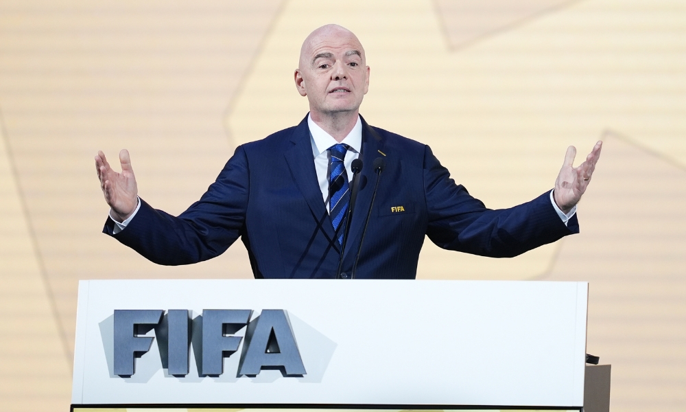 与李刚仁类